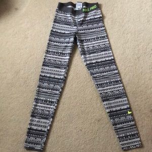 Nike pro exercise leggings